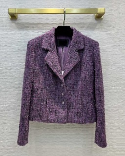 빈티지 스타일 퍼플 자켓  C. vintage style purple jacket