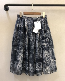 여성스러운 우아한 플로럴 롱 스커트  D. a feminine elegant floral long skirt