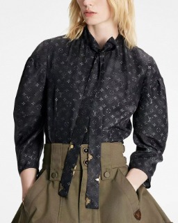 빈티지 디자인 프렌치 레이스 업 긴소매 셔츠  L. vintage design French lace up long-sleeved shirt