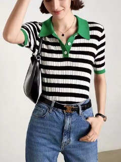 그린 카라 줄무늬 니트   C. green collar striped knitwear
