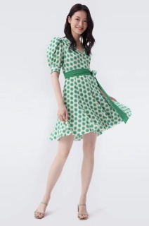 그린 도트 패턴 무늬 디자인 원피스     Green dot pattern design dress