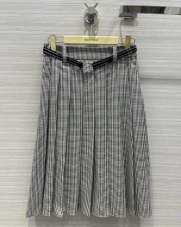 여성 체크 무늬 디자인 롱스커트  Women&#039;s checkered design long skirt