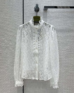 여성 레이스 포인트 디자인 시스루 블라우스  Women&#039;s lace point design see-through blouse