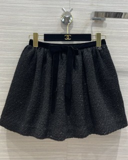 여성 시크한 블랙 미니스커트   Women&#039;s chic black mini skirt
