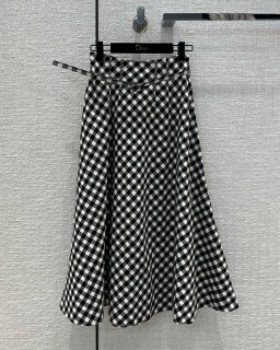 여성 체크 무늬 포인트 디자인 롱스커트   Women&#039;s checkered pattern point design long skirt