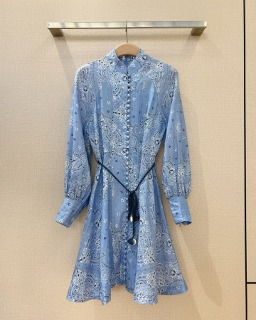 여성 하늘거리는 스타일 긴소매 원피스   Women&#039;s fluttering style long-sleeved dress