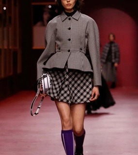 여성 체크무늬 포인트 디자인 자켓   Women&#039;s Checkered Point Design Jacket