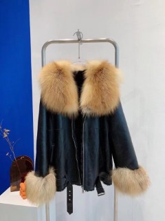 고급진 여성 겨울 가죽 자켓  Luxurious women&#039;s winter leather jacket