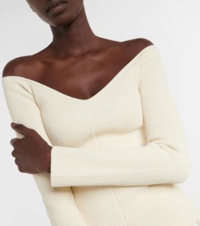 오프숄더 포인트 여성 심플 니트   Off-shoulder point Women&#039;s simple knitwear