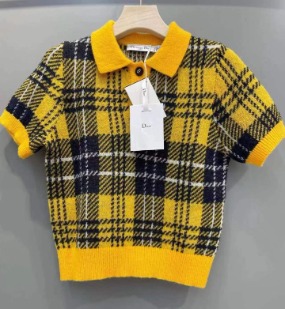 여성 체크무늬 포인트 디자인 니트  Women&#039;s Checkered Point Design Knitwear