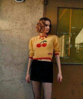 여성 체리 포인트 디자인 니트  Women&#039;s Cherry Point Design Knitwear