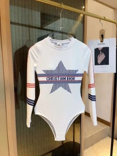 명품 브랜드 수영복디  a luxury brand swimsuit