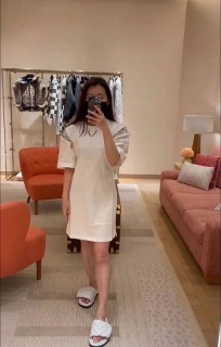 .화이트 반소매 미니원피스    white short-sleeved mini-dress