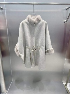 여성 귀여운 디자인 겨울 코트   a women&#039;s cute design winter coat