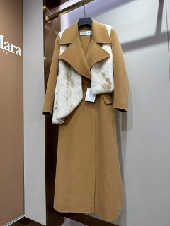 퍼조끼 베이지 롱코트   fur vest beige long coat