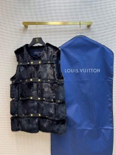 루이비통 털 조끼   Louis Vuitton fur vest